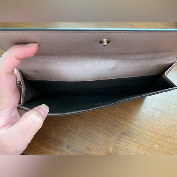 Authentic Gucci Microguccissima Monogram
Patent Leather Wallet - Picture 11 of 15